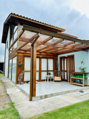 Casa ampla e com jardi